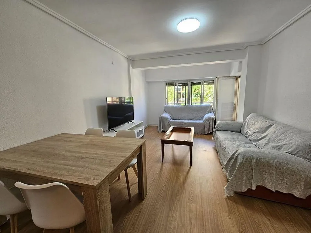 Séjour - Fully Renovated Student Flat in Valencia