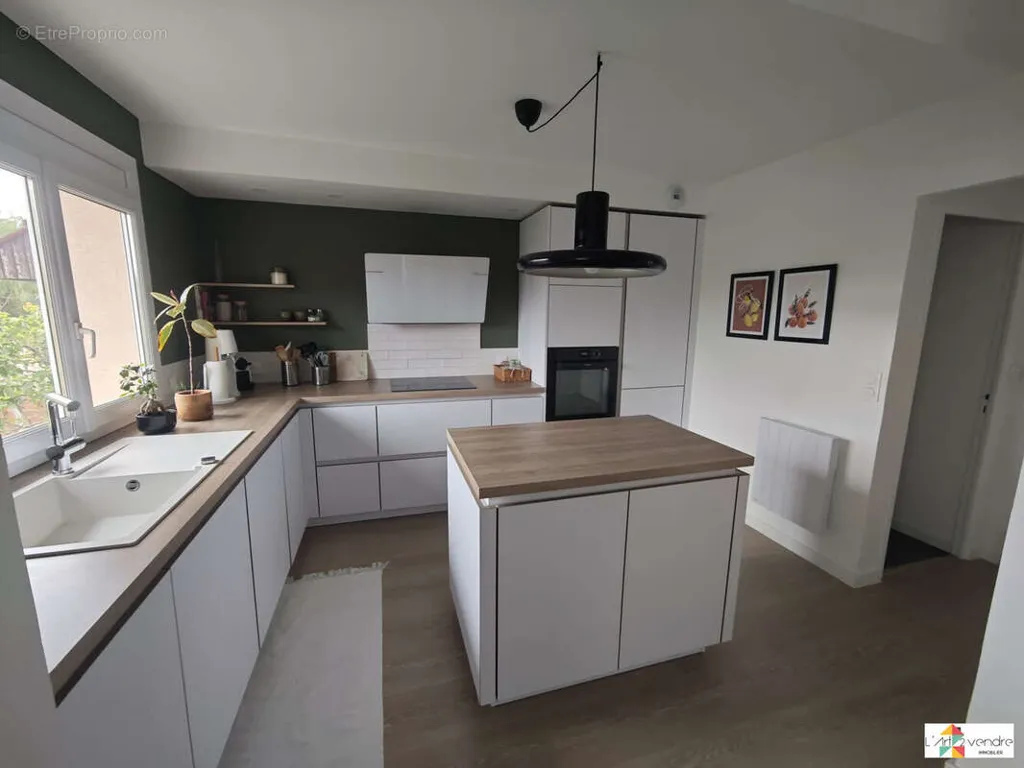 Cuisine - Maison Luxueuse avec Jardin à Pontault-Combault