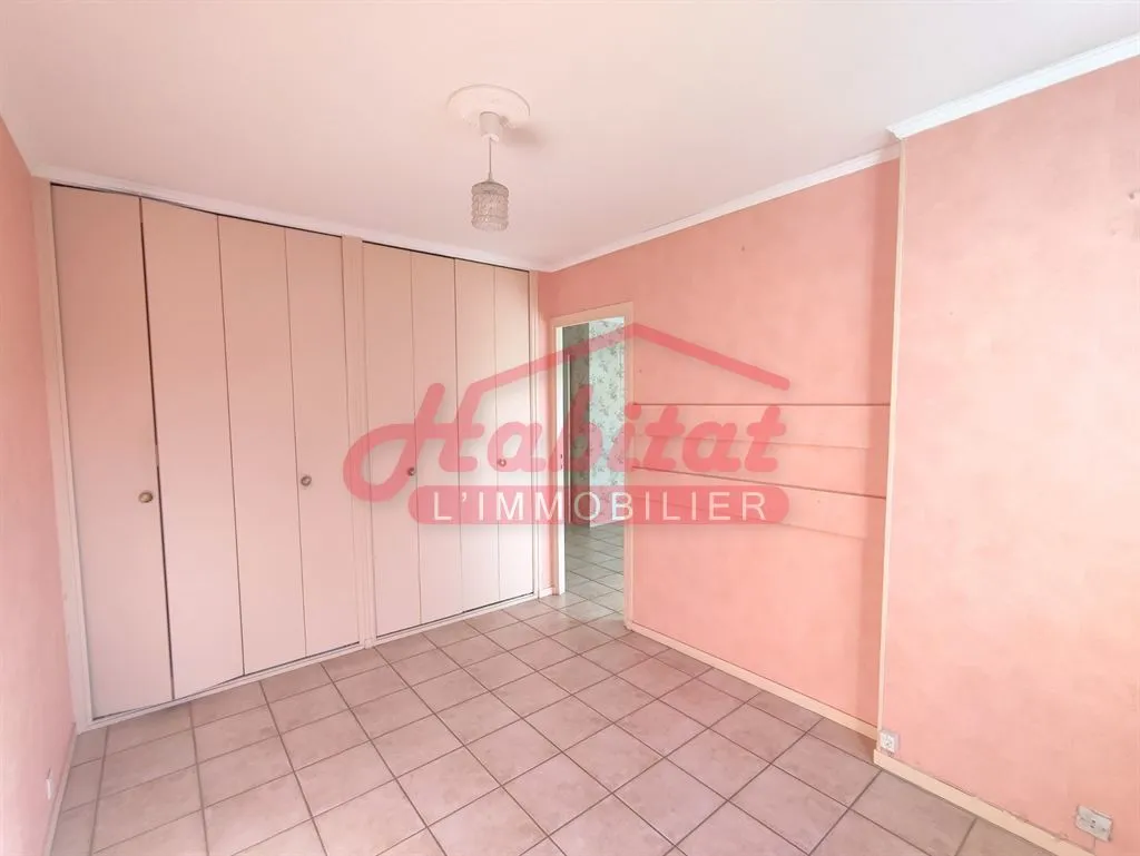 Rooms - 4-Piece Flat with Balcony in Chelles Centre