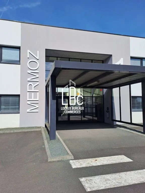 Välivaade - Office Building with Parking in Ancenis