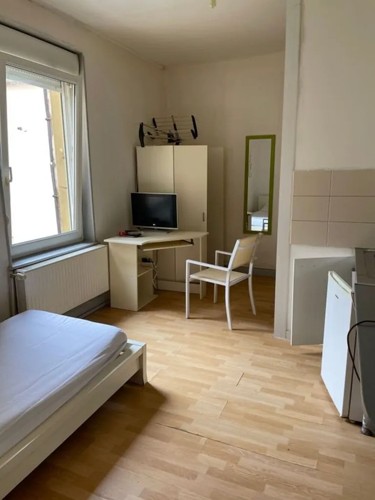 Chambres - Studio Meublé avec Cave à Knutange