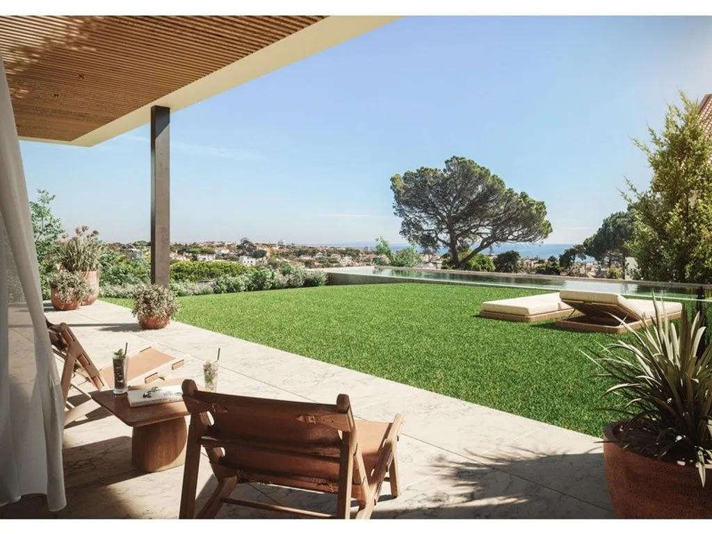Terrace - Luxury Villa with Sea Views in Estoril