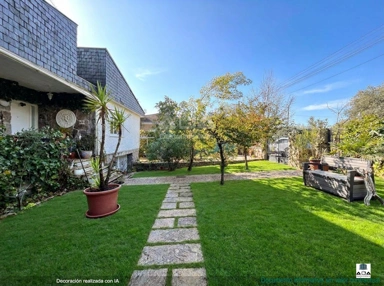 Jardin - Detached Villa with Flat Plot near Reservoir in Valdemorillo