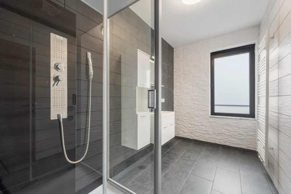 Bathrooms - Semi-Open Apartment with Parking in Buggenhout