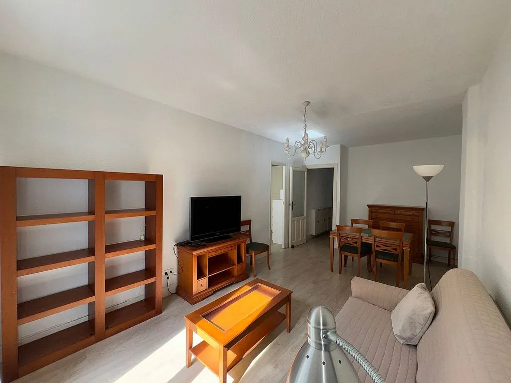 Elutuba - Amueblado Flat with Balcony in Nuevos Ministerios