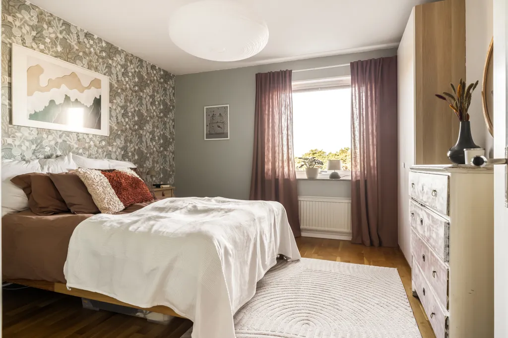 Magamistoad - Bright 1st Floor Flat with Balcony in Lantmilsgatan