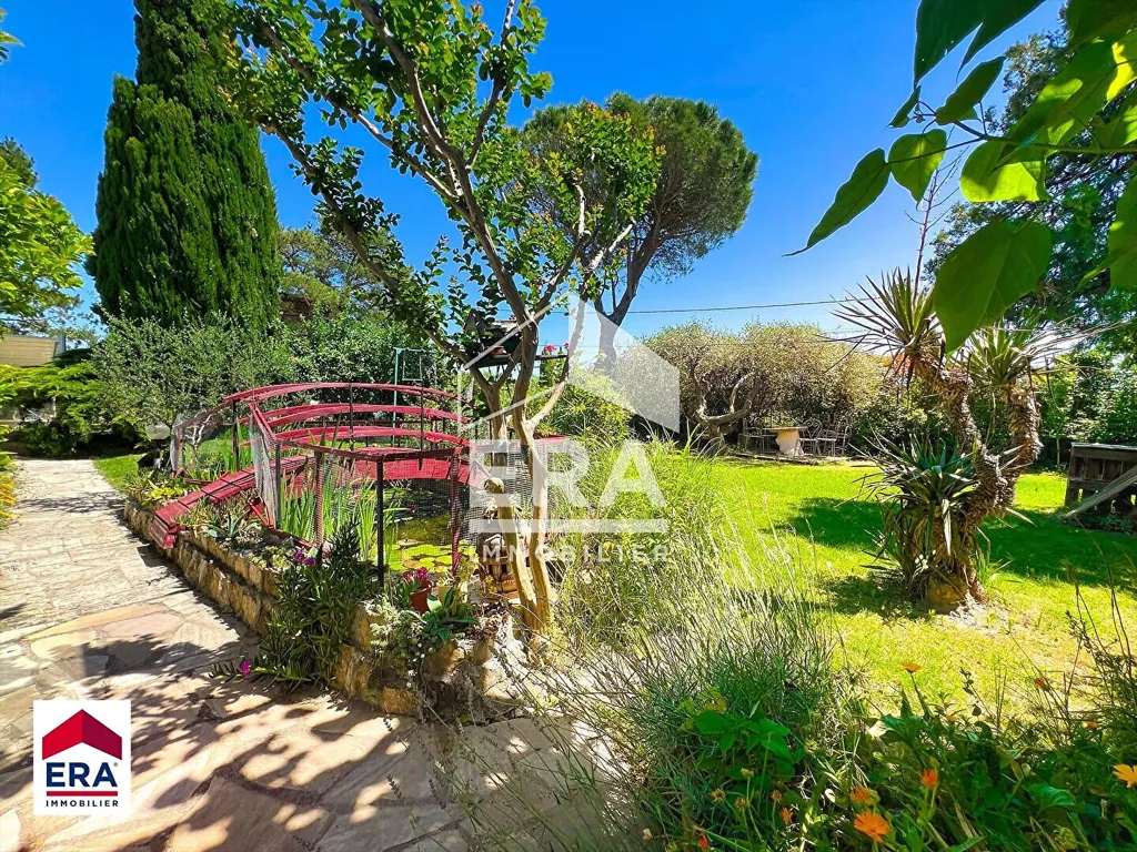 Giardino - Spacious House with Pool in Bédarrides