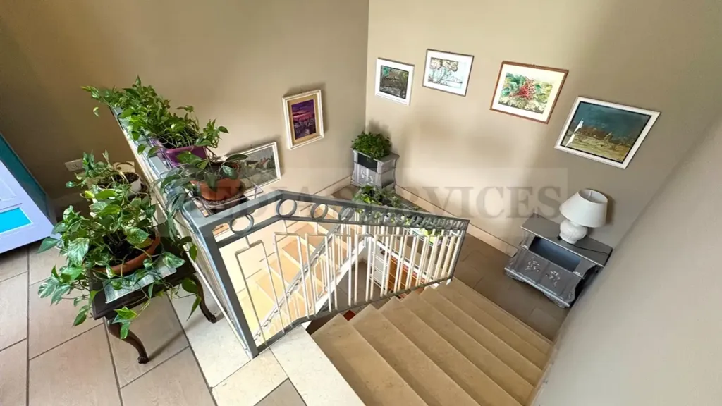 Pièces - Independent House with Dual Use in Mede