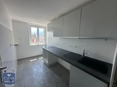 Cuisine - Appartement T1 Lumineux dans le Quartier Dynamique de Grenoble