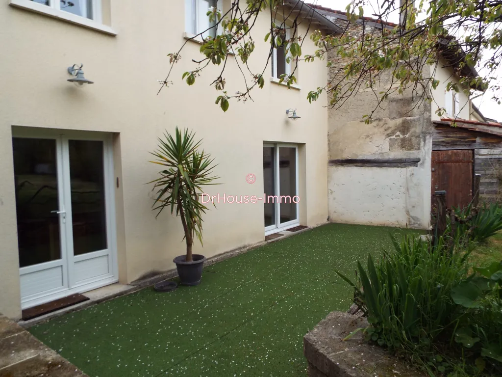 Jardin - Maison Ancienne Rénovée avec Terrasse à Cognac