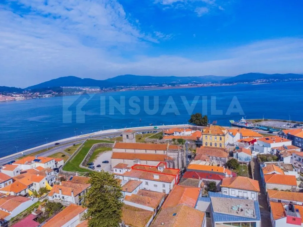 Vue aérienne - Luxury House with Historical Facades in Caminha