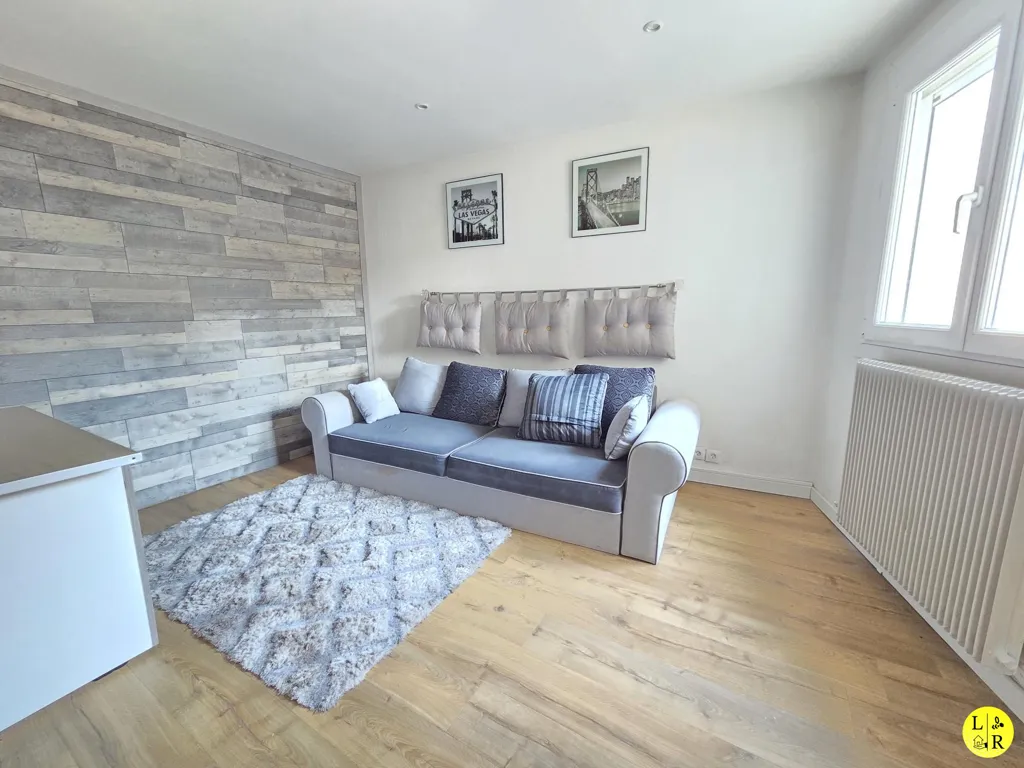 Living Room - Charming 2-Bedroom in Arras Centre