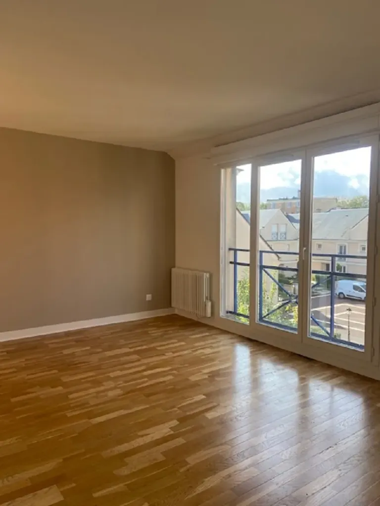 Elutuba - 2-Bedroom Apartment with Parking in Versailles