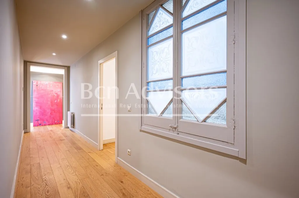 Esik - Renovated Apartment with Balcony in Dreta de l'Eixample