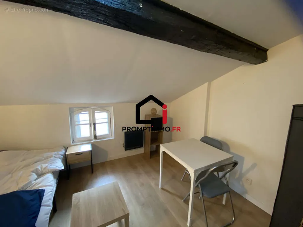 Chambres - Immeuble rénové avec appartements meublés à Béziers