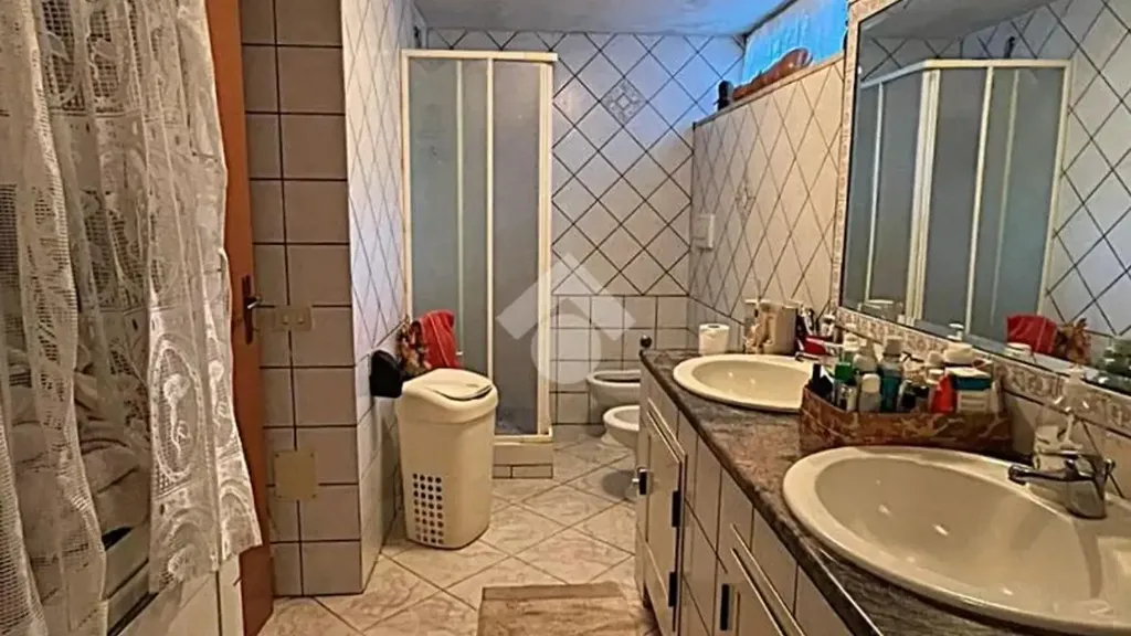 Salles de bain - Villa with Garden in Ardea