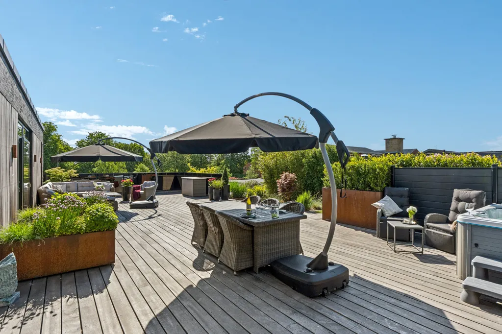 Terrasse - Modernised Villa with Terraces in Central Odder