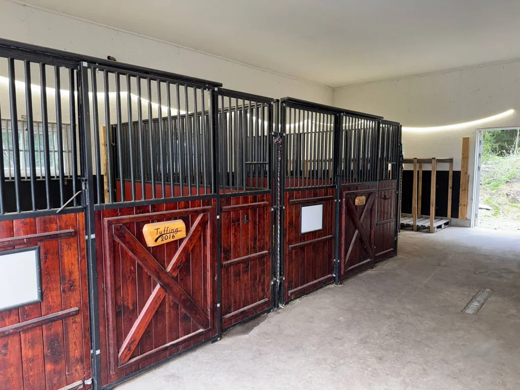 Pièces - Farm with Stable in Fotskäl, Sweden
