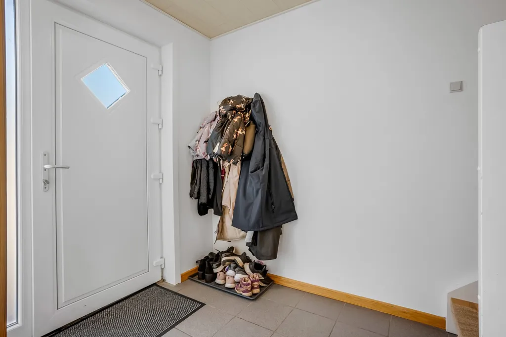 hallway_entrance
