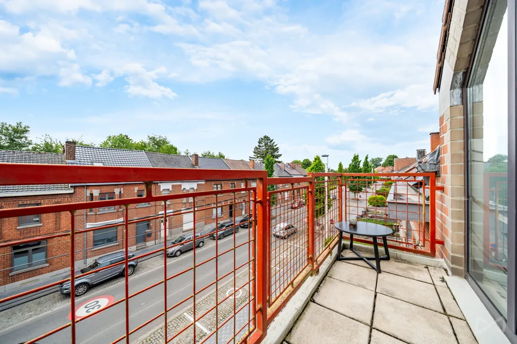 Rõdu - Duplex with Balcony in Ecaussinnes Village