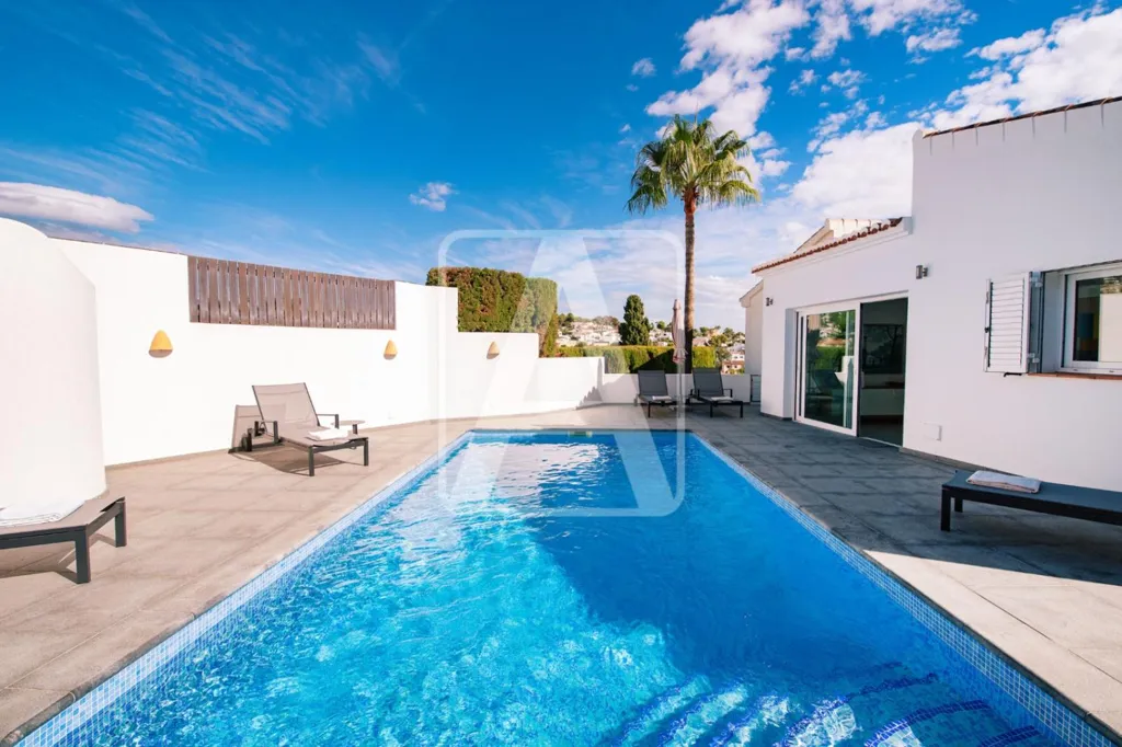 Piscine - Mediterranean Villa with Sea Views in Benissa