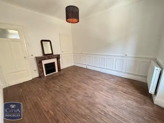 Living Room - Charming 3-Bedroom Apartment with Private Garden in Nancy