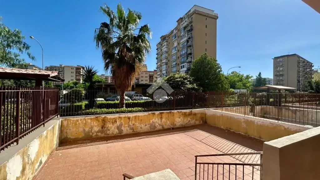 Terrass - Apartment with Balcony and Terrace in Palermo