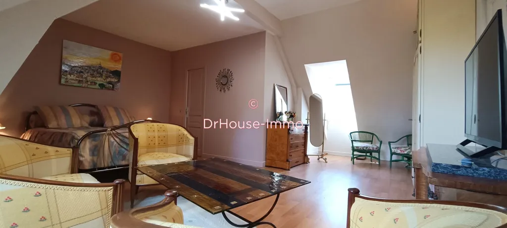 Elutuba - Spacious House with Landscaped Garden in Quiet Setting