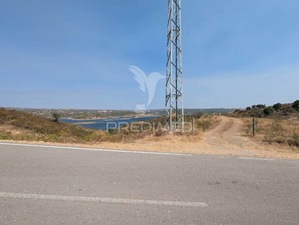 Jardin - Rustic Land with Waterfront on Beliche Dam, Algarve