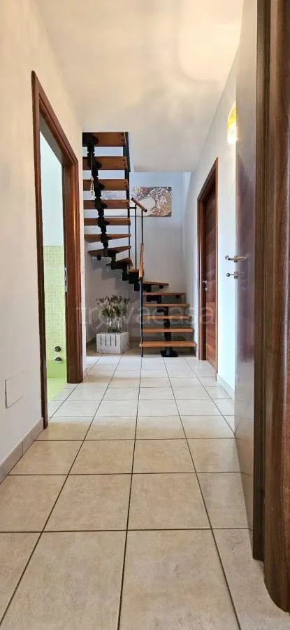 Esik - Apartment with Balcony and Box in Chivasso