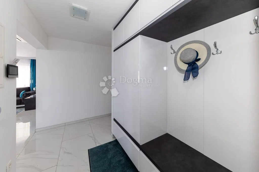 Rooms - Designer Apartment with Sea View in Crikvenica