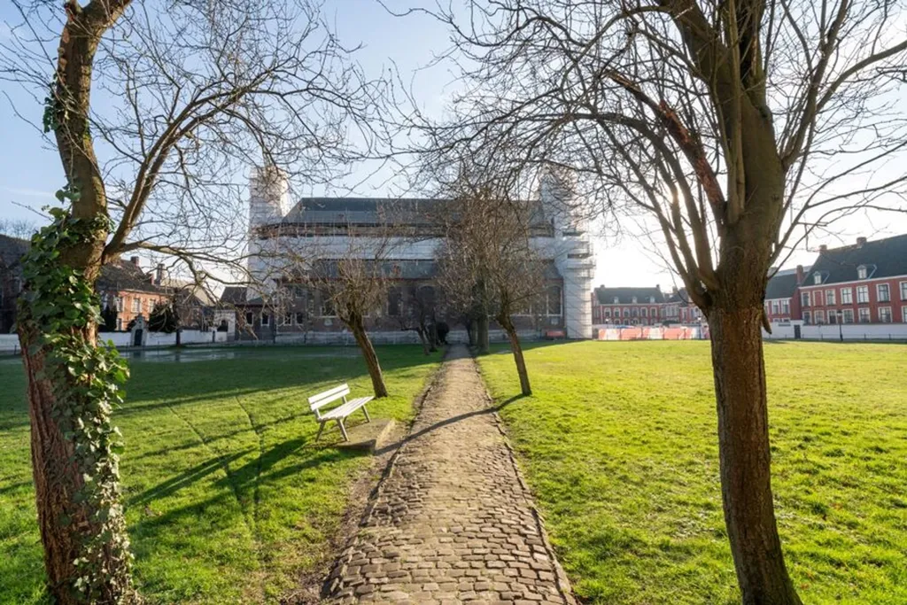 Customisable Apartment with Garden View in Gent