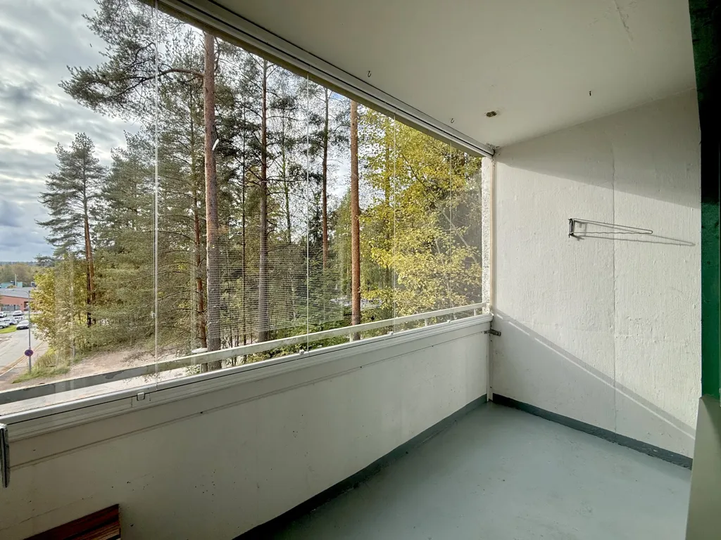 Balcone - Spacious Apartment with Balcony in Turengi
