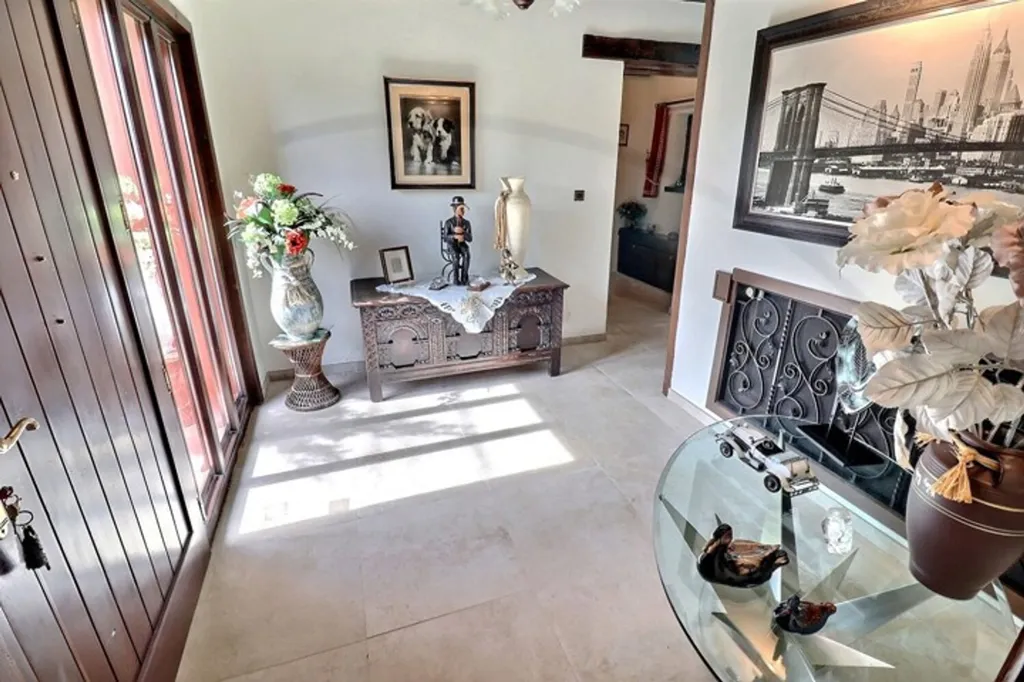 Hallway - Character House with Buildable Land in Charleroi