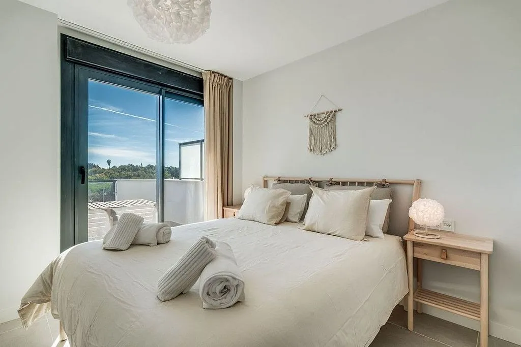 Magamistoad - Penthouse with Pool in Estepona Centre