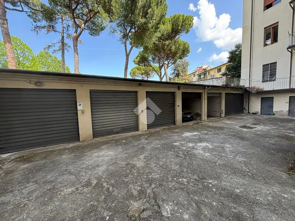 Välivaade - Spacious Apartment with Balcony in Florence