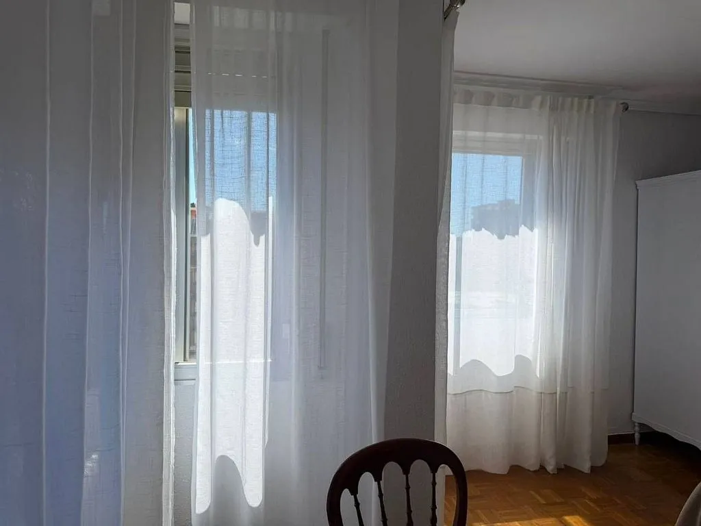 Chambres - Furnished Flat with Balcony in Central Location