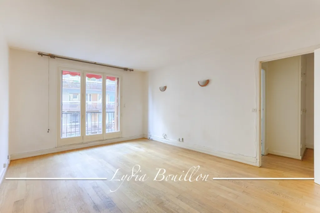 Toad - 2.5-Room Apartment with Balcony in Paris 20ème
