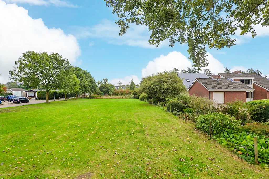 Aed - Villa with Garden on Spacious Plot in Hoofddorp