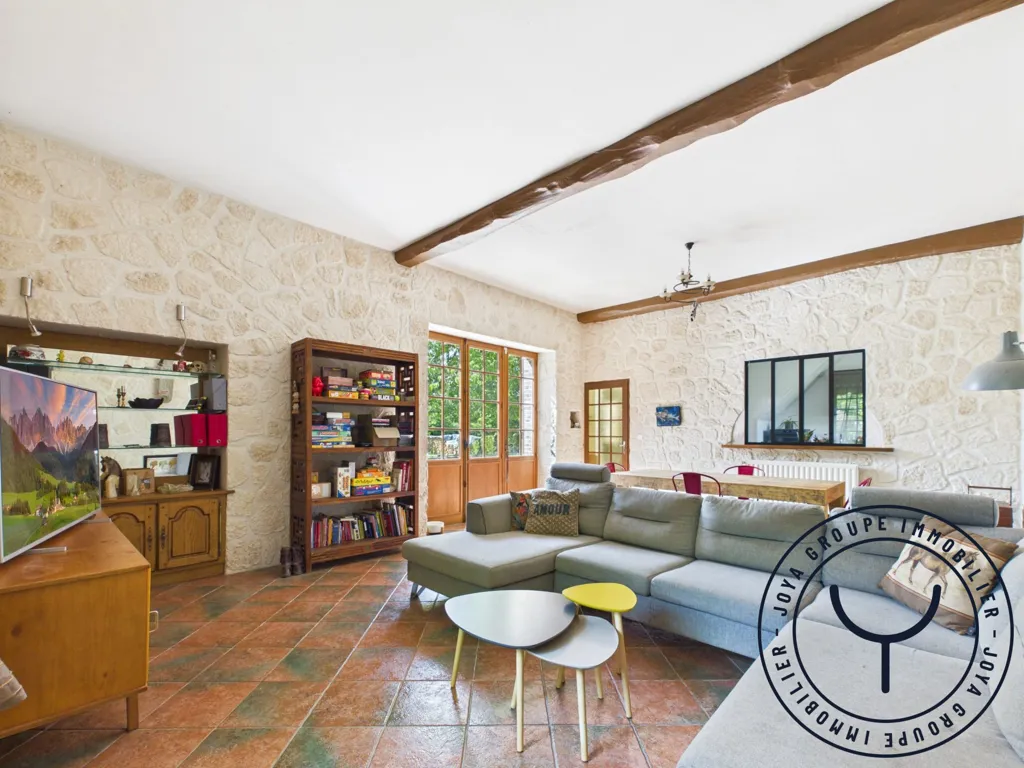 Elutuba - Charming Longère with Potential in Saint-Benoist-sur-Vanne