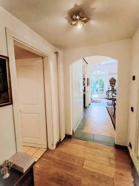 Esik - Renovated Flat with Private Garden in Lucca