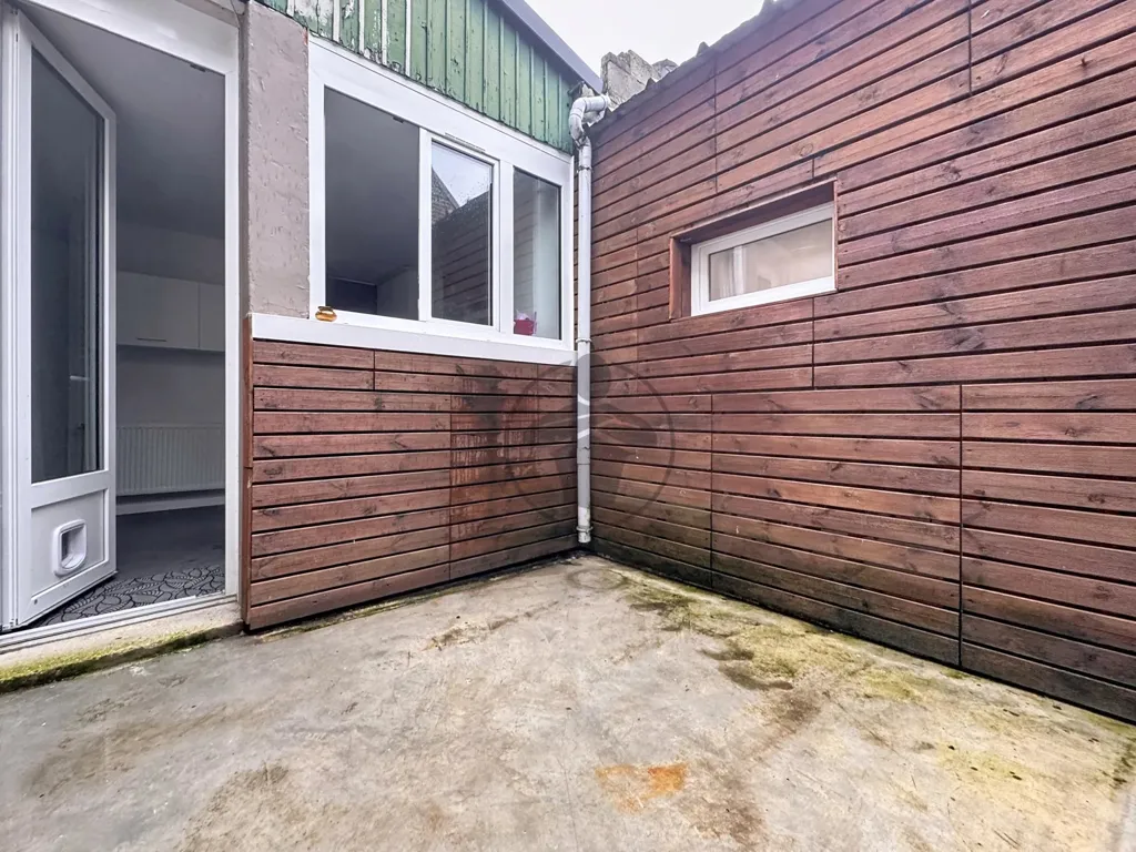 Aed - House with Courtyard in Saint-Quentin