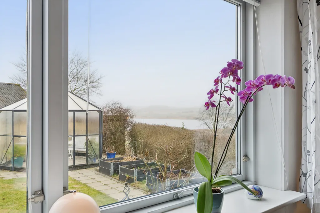 Stanze - Estate Villa with Lake View in Rødding