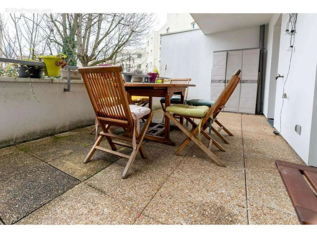 Terrass - 4-Piece Flat with Terraces in Colombes Centre
