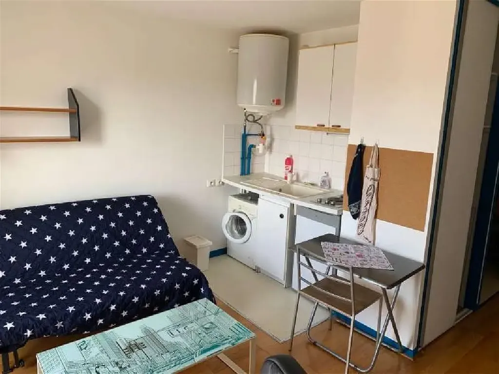Cuisine - Studio Meublé avec Balcon près de l'Université de Dijon