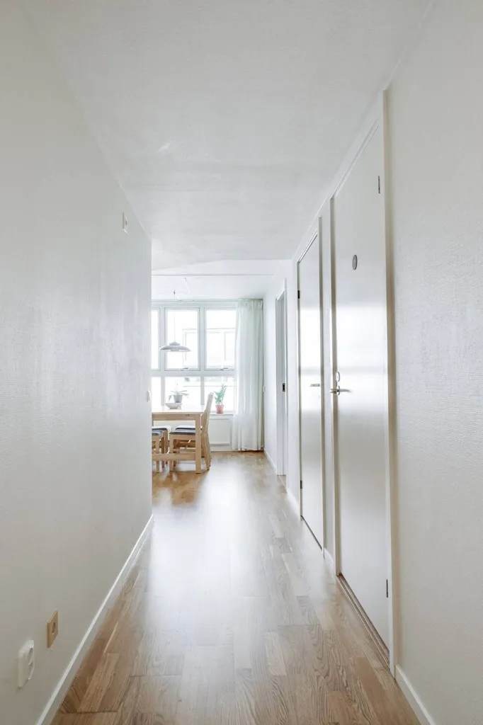 Entrée - Apartment with South-Facing Balcony in Örebro