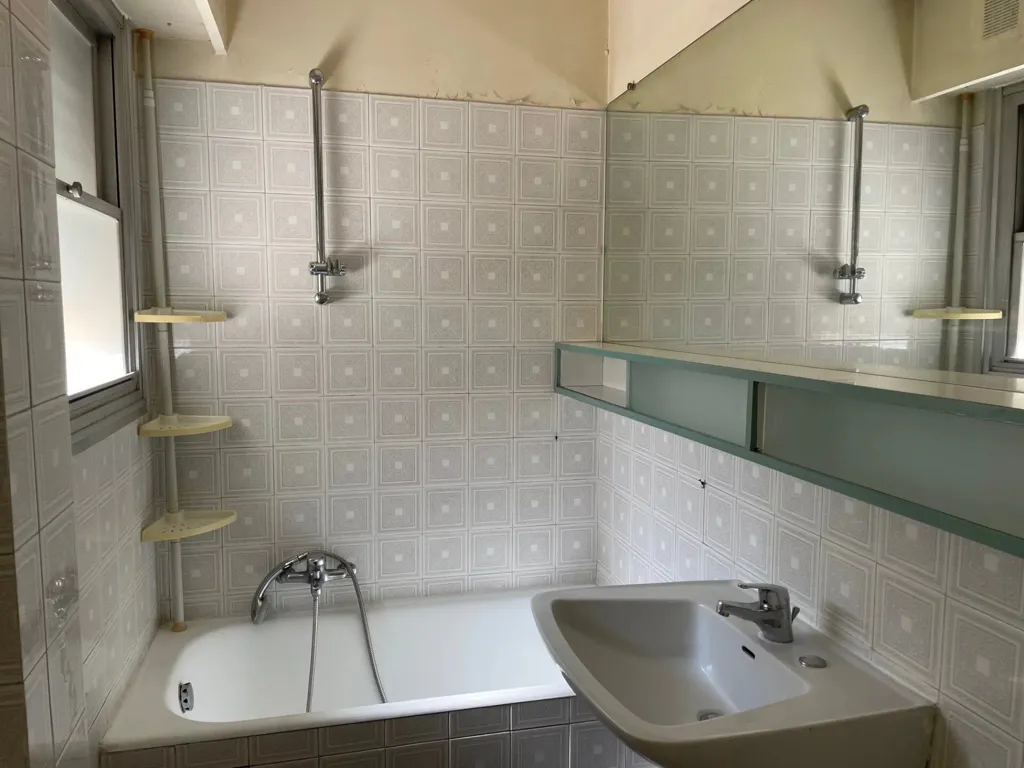 Vannitoad - 2-Bedroom Apartment with Terrace in Le Cannet