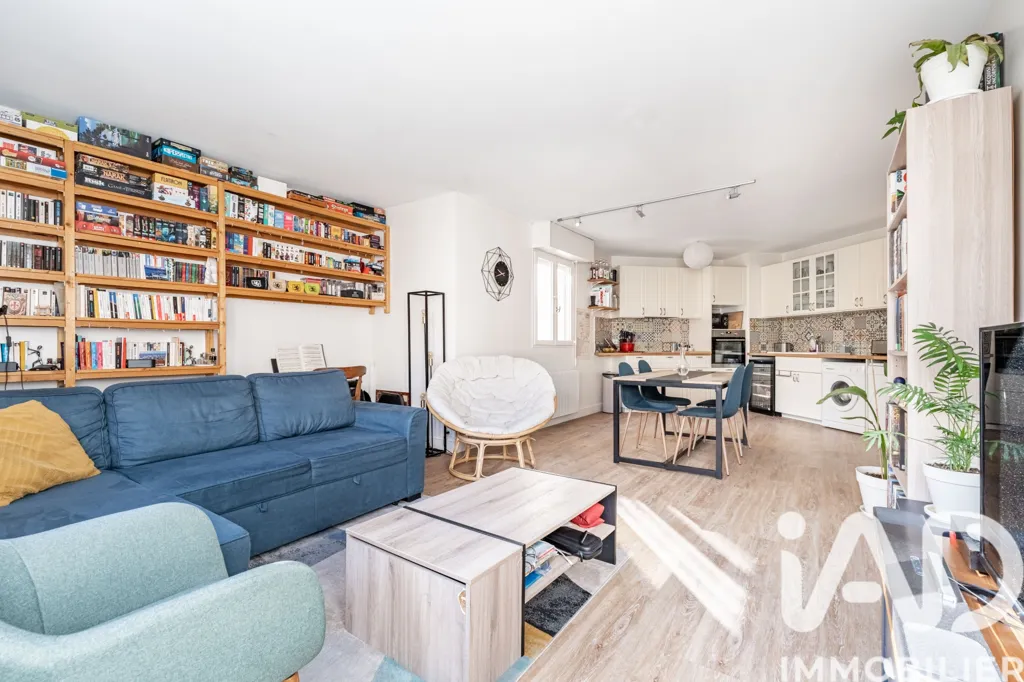 Elutuba - 3-Bedroom Flat with Parking in Central Location