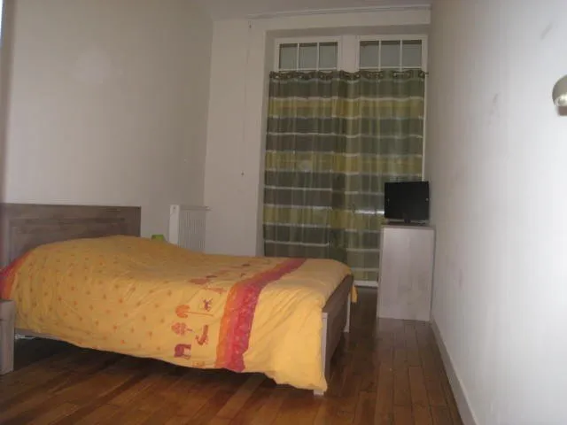 Bedrooms - Charming 3-Bedroom Apartment in Chateauroux Centre