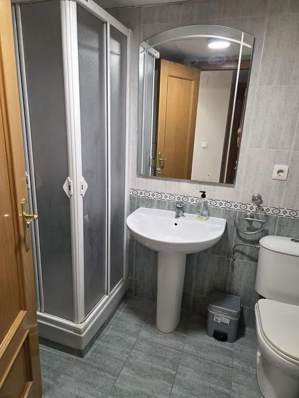 Bathrooms - Furnished Flat with Balcony in Beteró